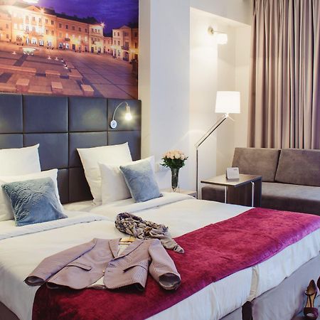 Vestil Hotel Piotrków Trybunalski Esterno foto
