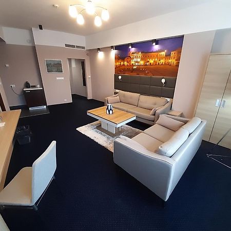 Vestil Hotel Piotrków Trybunalski Esterno foto