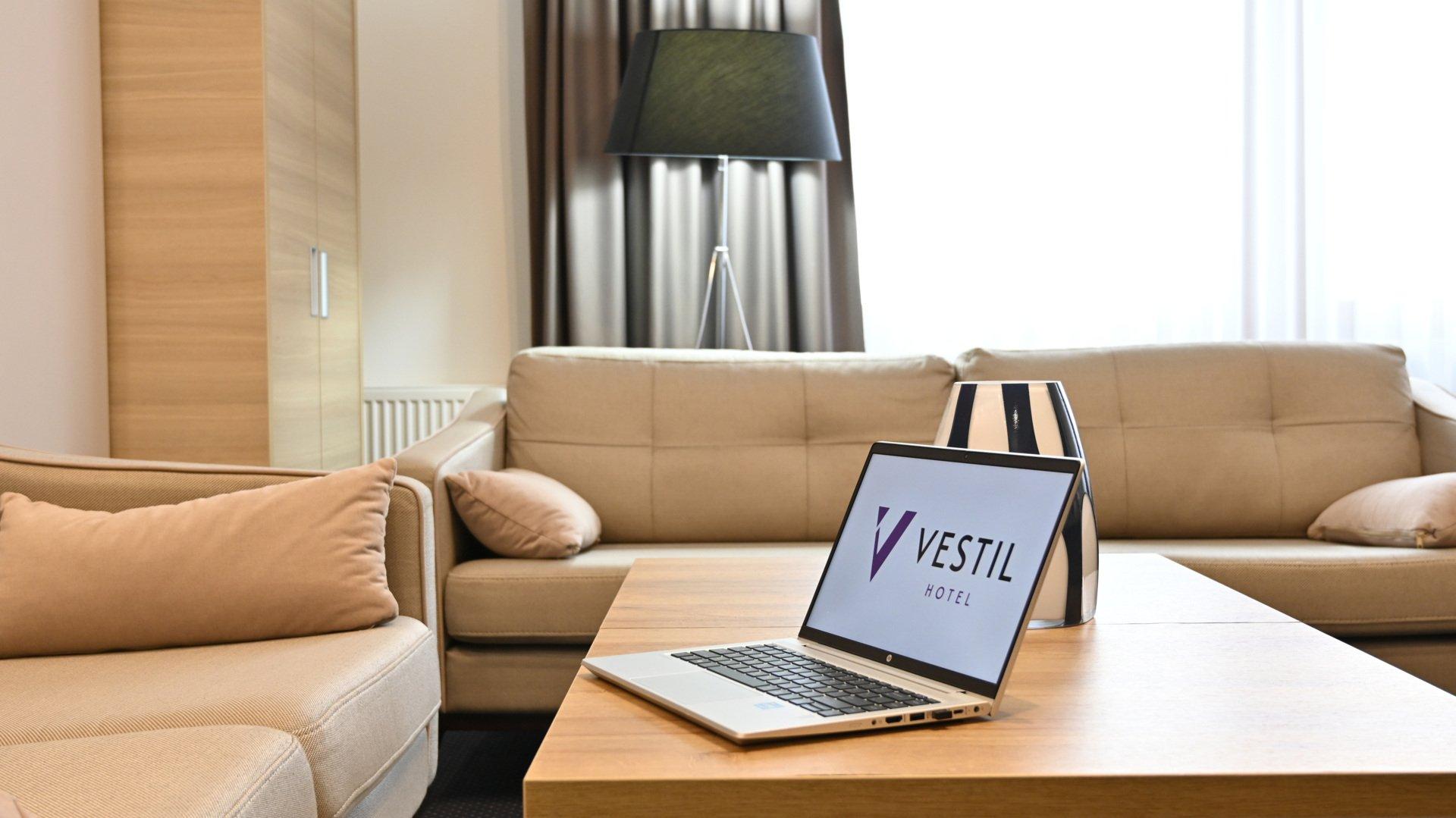 Vestil Hotel Piotrków Trybunalski Esterno foto