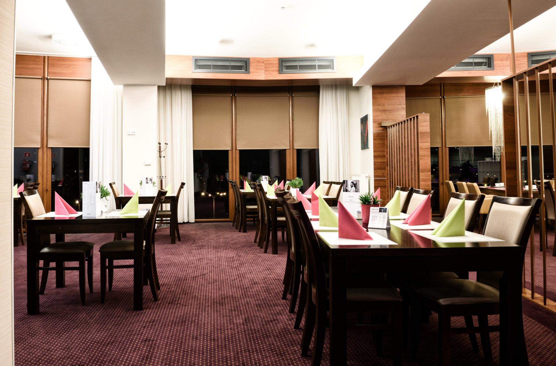 Vestil Hotel Piotrków Trybunalski Esterno foto