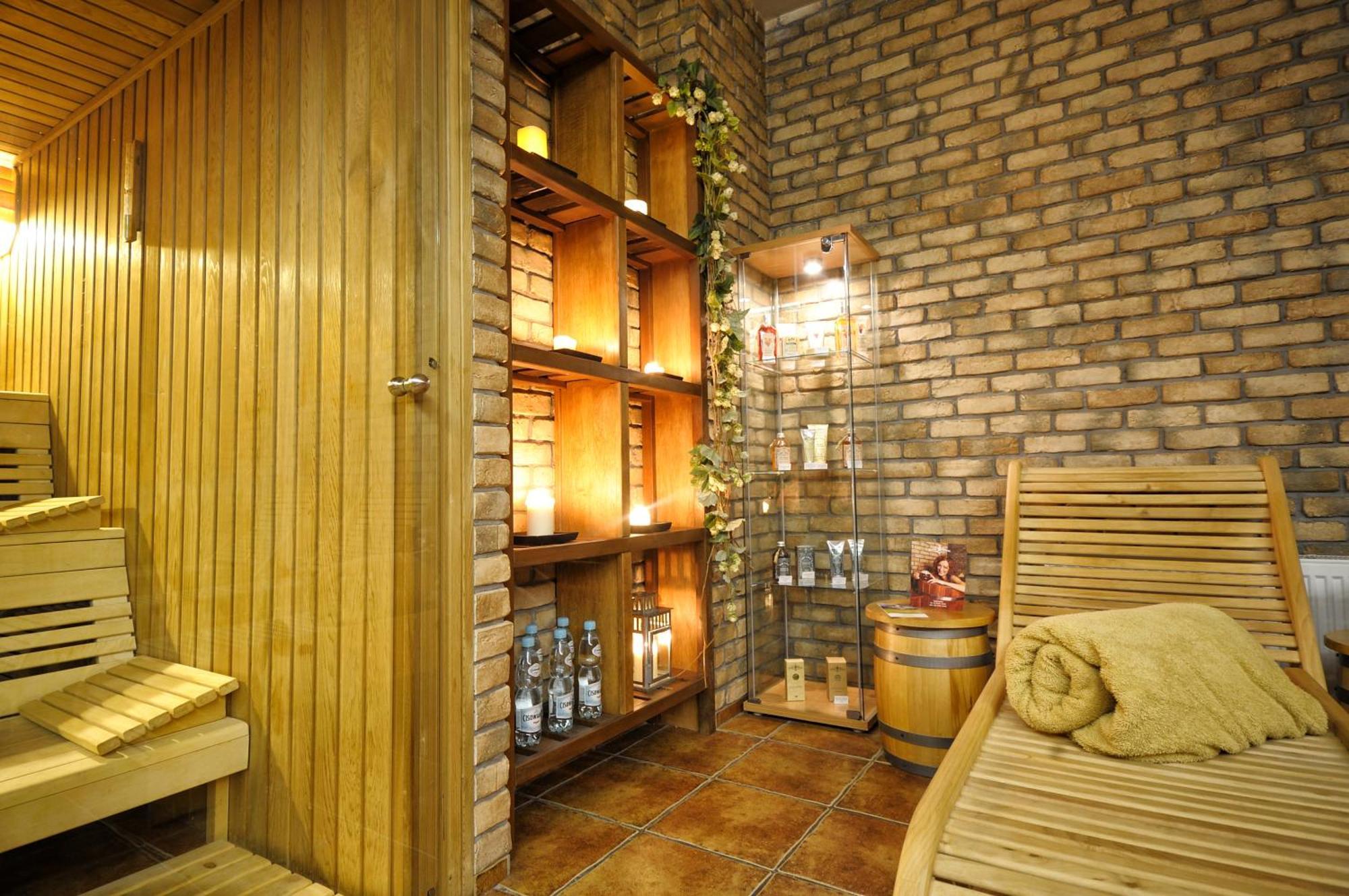 Vestil Hotel Piotrków Trybunalski Esterno foto
