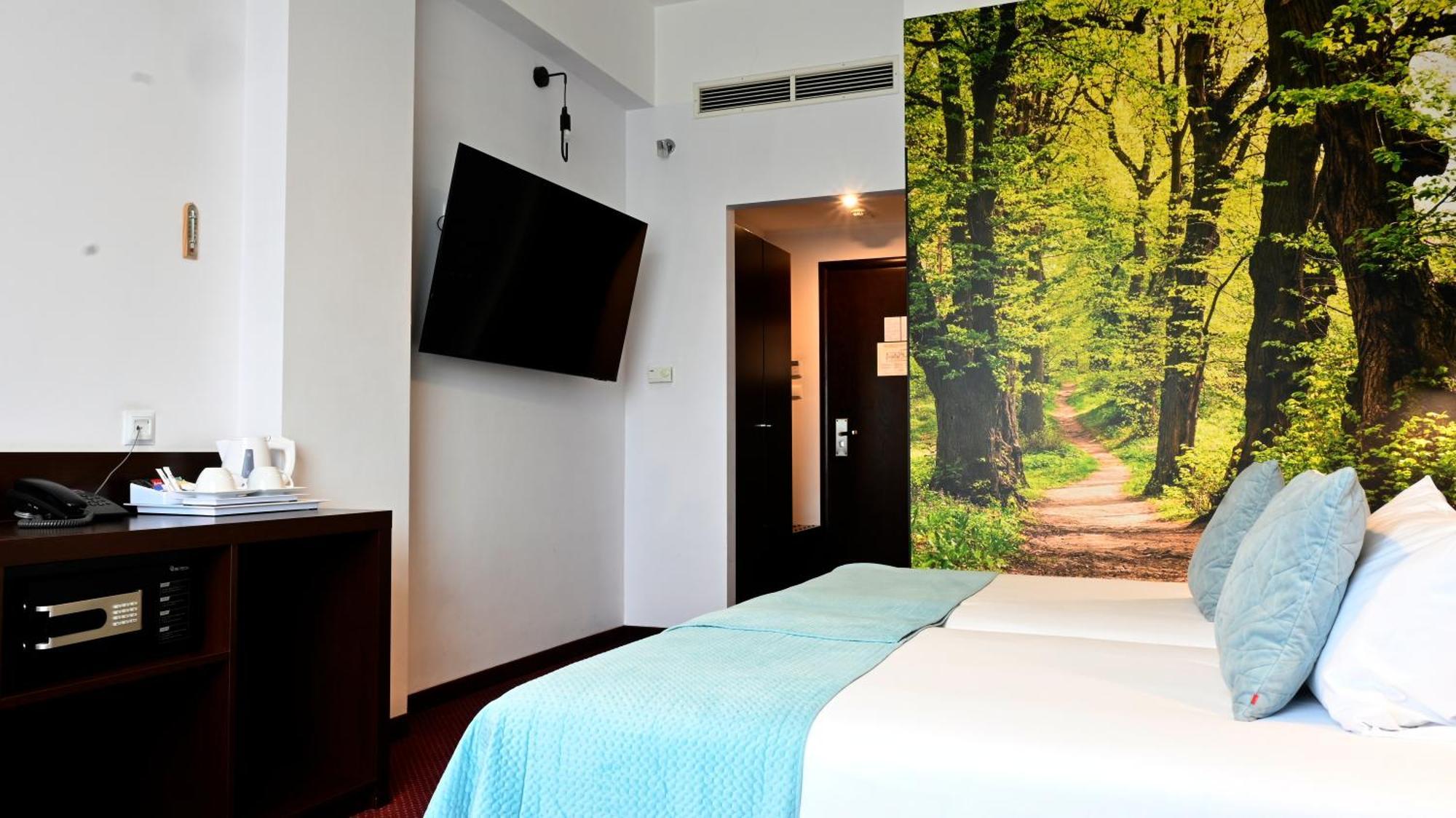 Vestil Hotel Piotrków Trybunalski Esterno foto