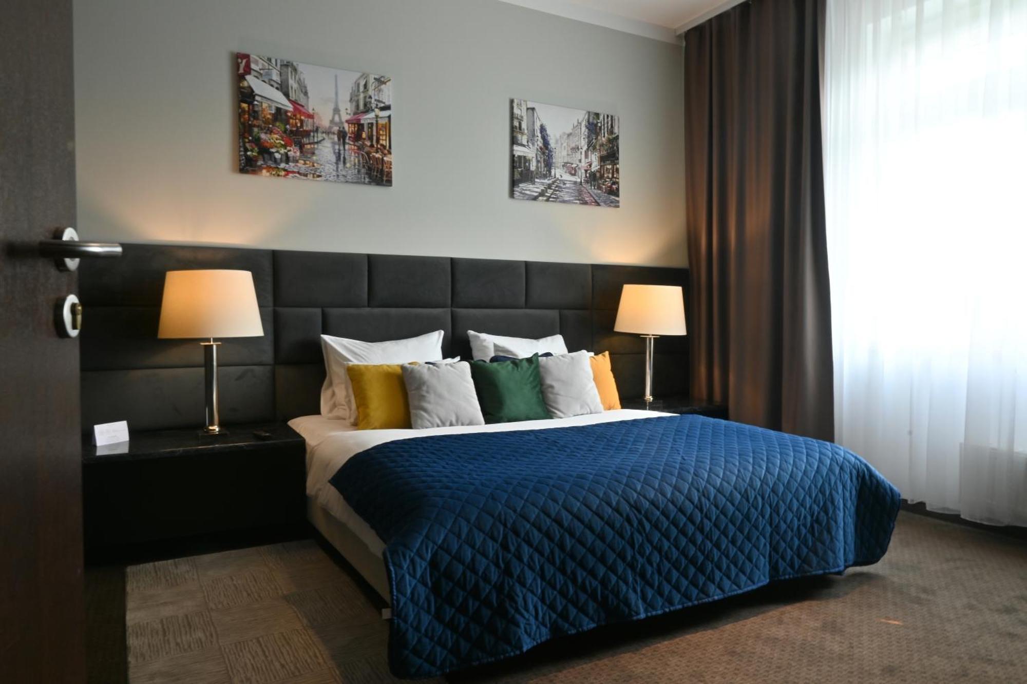 Vestil Hotel Piotrków Trybunalski Esterno foto