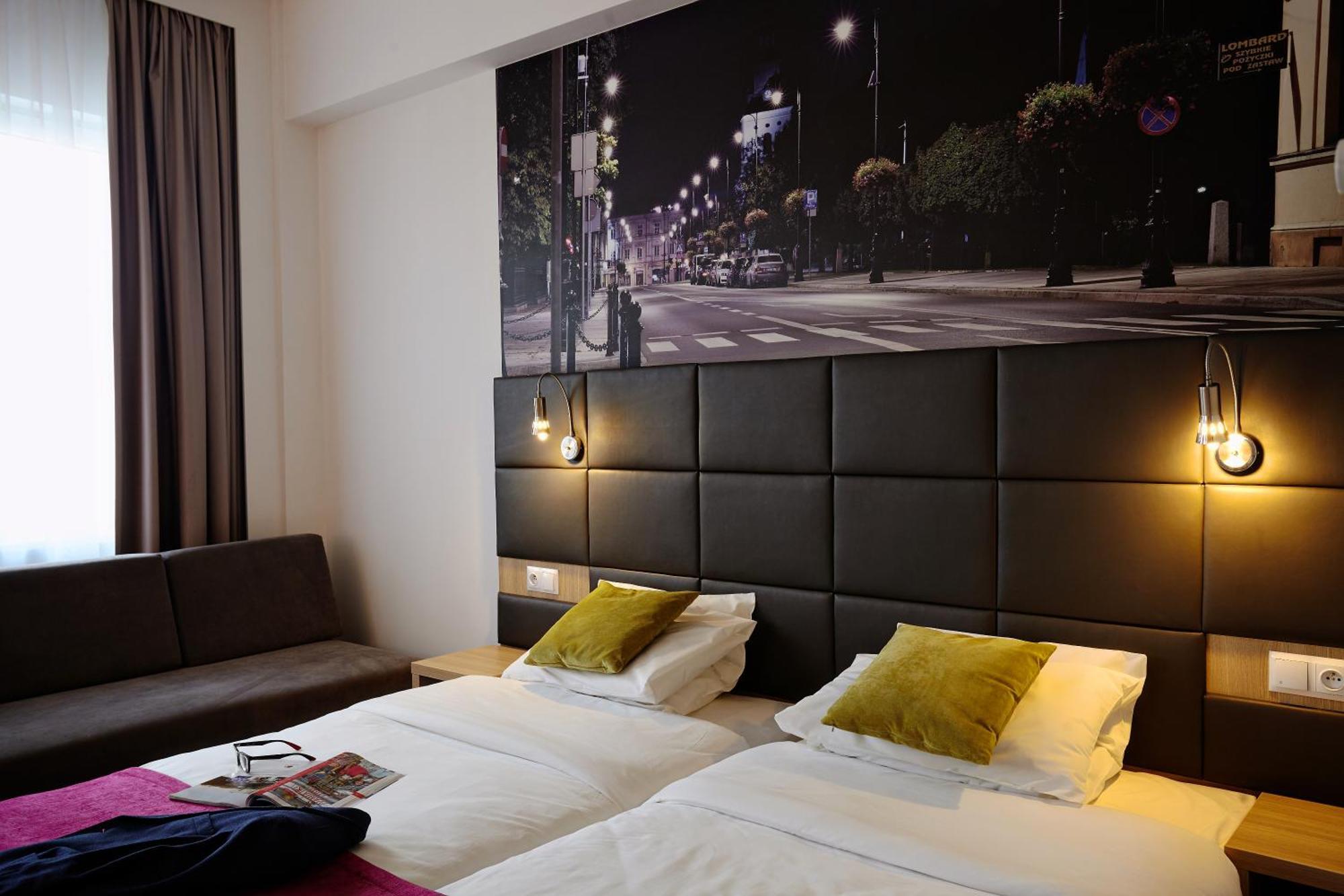Vestil Hotel Piotrków Trybunalski Esterno foto