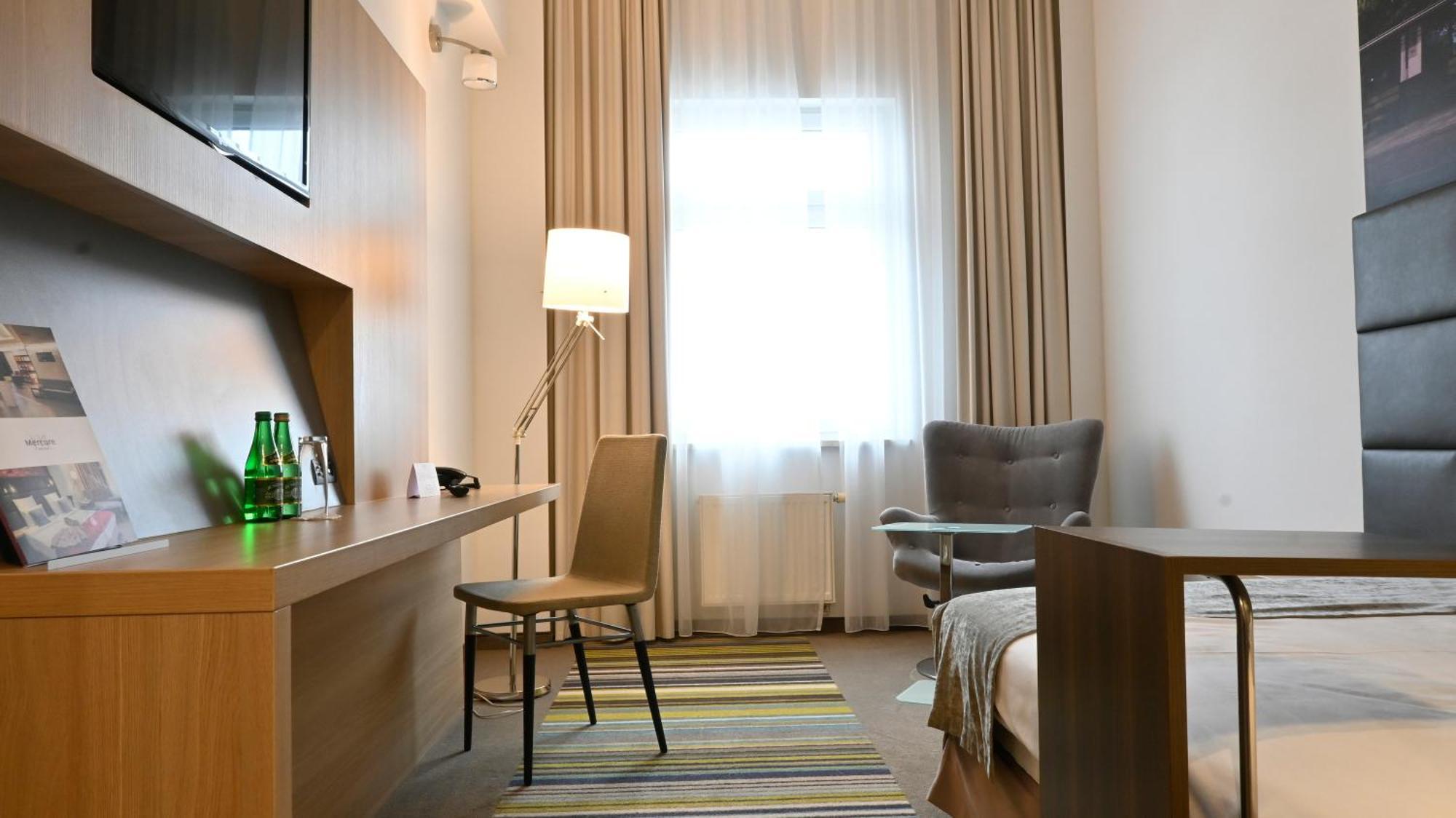 Vestil Hotel Piotrków Trybunalski Esterno foto
