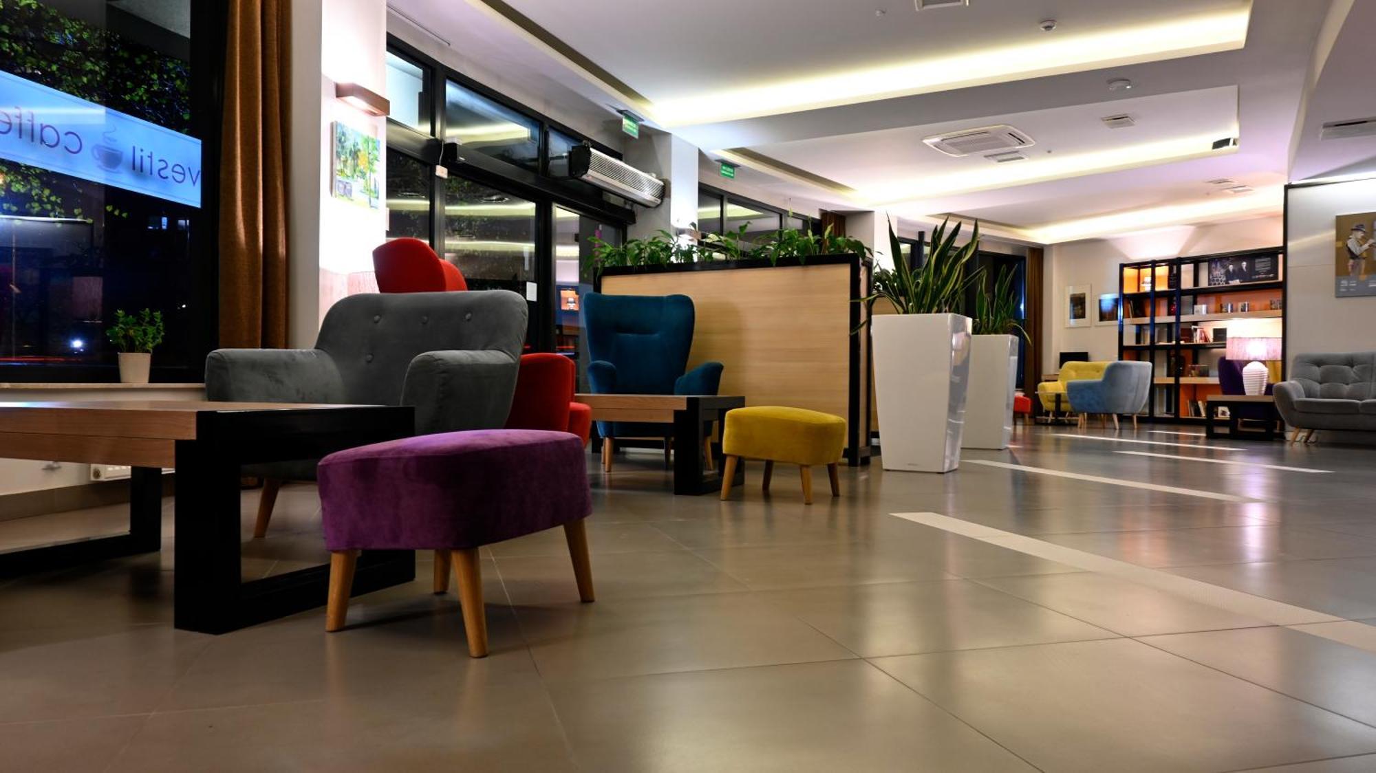 Vestil Hotel Piotrków Trybunalski Esterno foto
