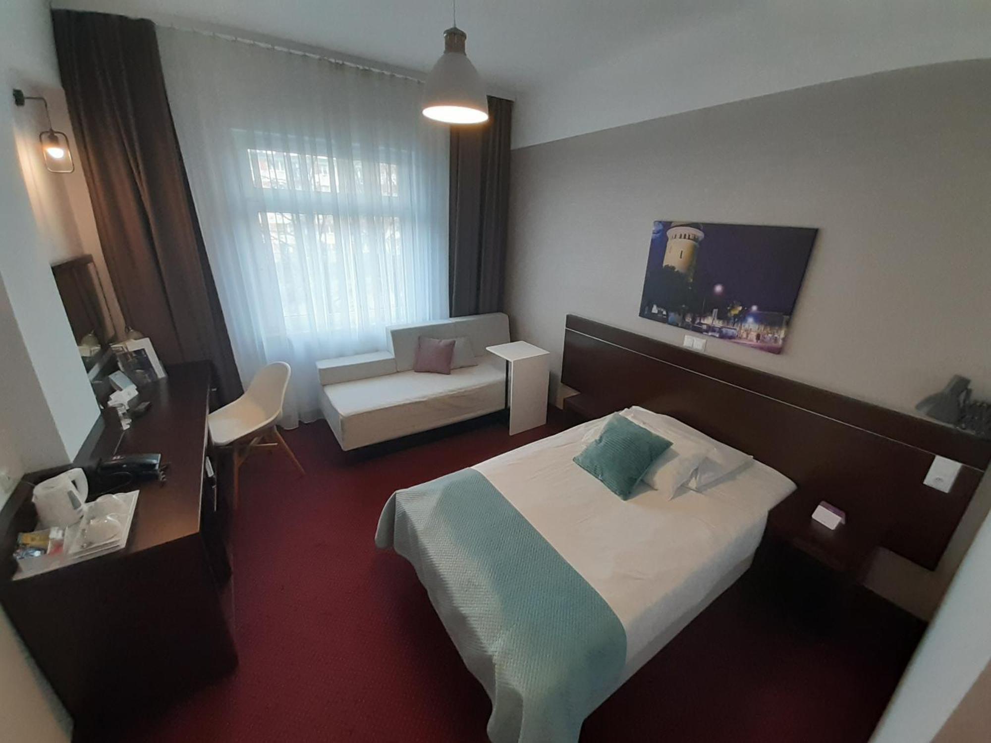 Vestil Hotel Piotrków Trybunalski Esterno foto