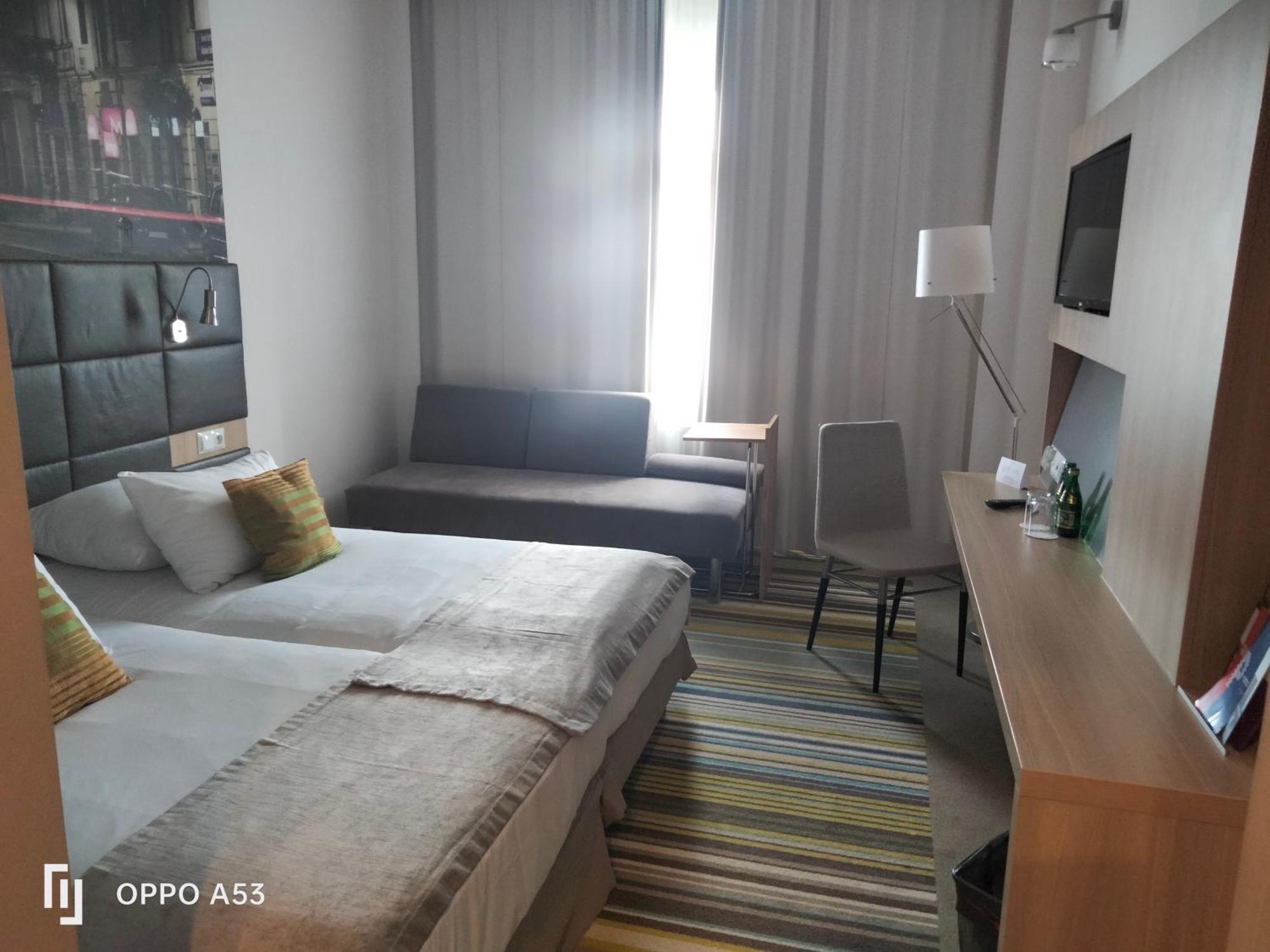 Vestil Hotel Piotrków Trybunalski Esterno foto